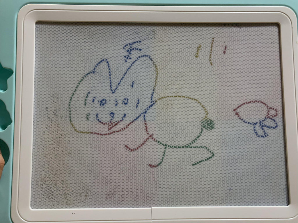 王XX小兔子不想上学，哇哇大哭起来，满脸都是眼泪。